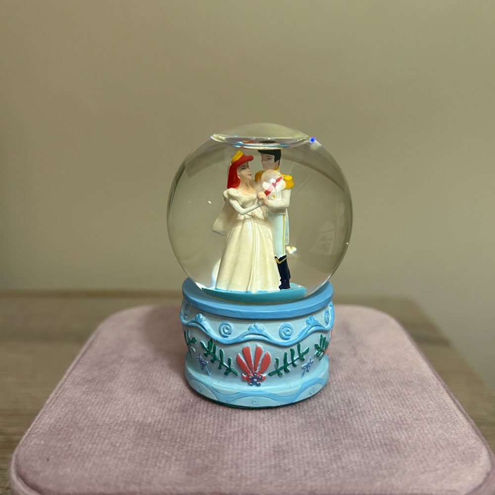 Disney "The Little Mermaid" Ariel and Prince Eric Wedding Miniature Snow Globe